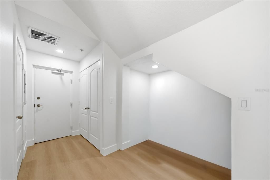 For Sale: $370,000 (3 beds, 2 baths, 1614 Square Feet)