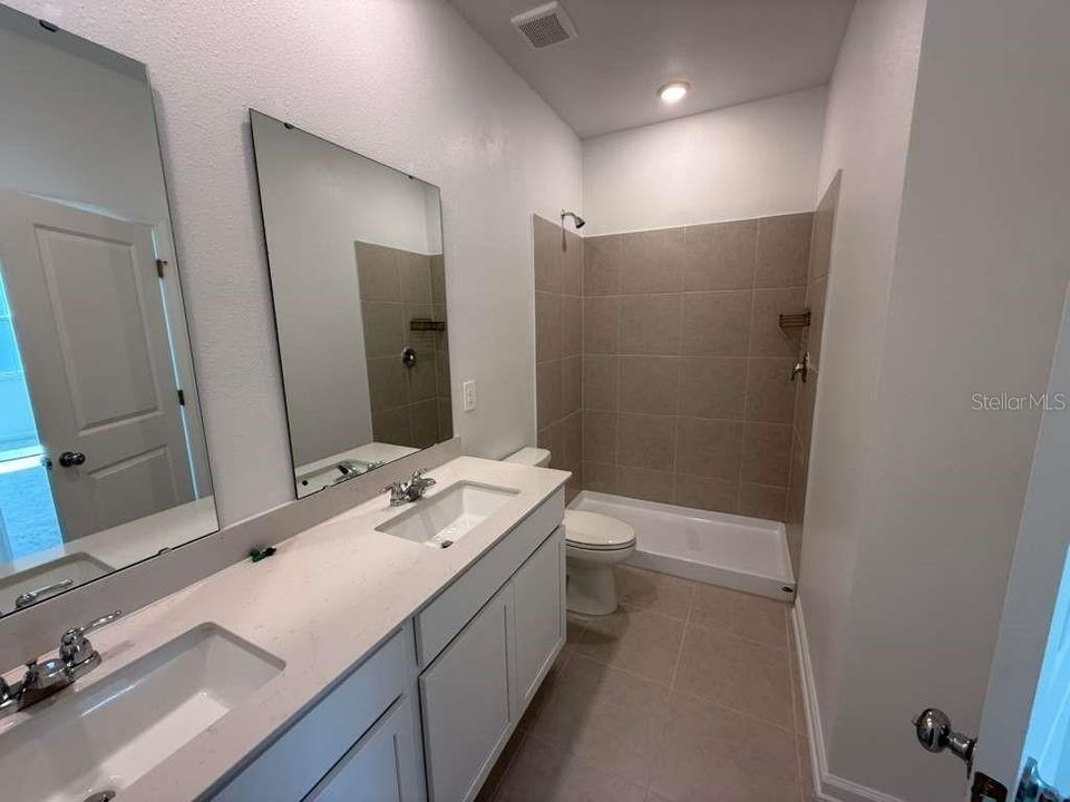 For Rent: $2,600 (3 beds, 3 baths, 2109 Square Feet)