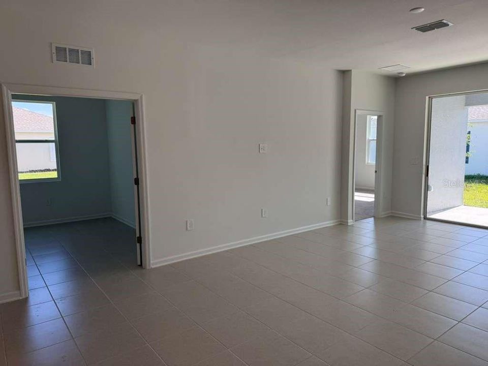 For Rent: $2,600 (3 beds, 3 baths, 2109 Square Feet)