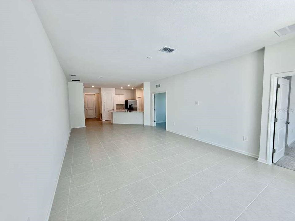 For Rent: $2,600 (3 beds, 3 baths, 2109 Square Feet)