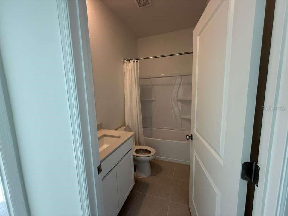For Rent: $2,600 (3 beds, 3 baths, 2109 Square Feet)