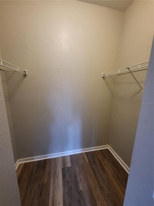 For Rent: $1,800 (3 beds, 2 baths, 1555 Square Feet)