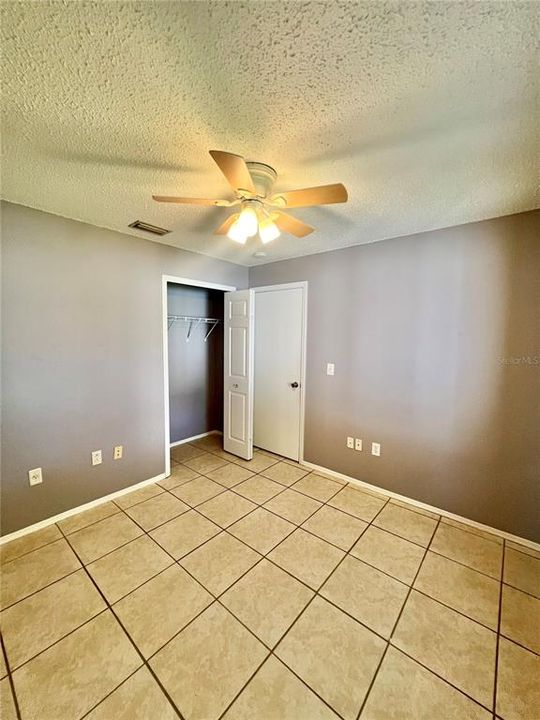 En Venta: $300,000 (3 camas, 2 baños, 1142 Pies cuadrados)