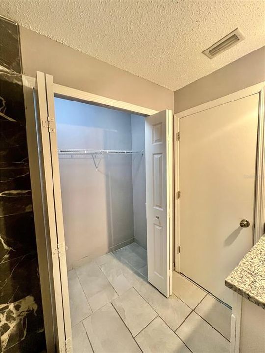 En Venta: $300,000 (3 camas, 2 baños, 1142 Pies cuadrados)