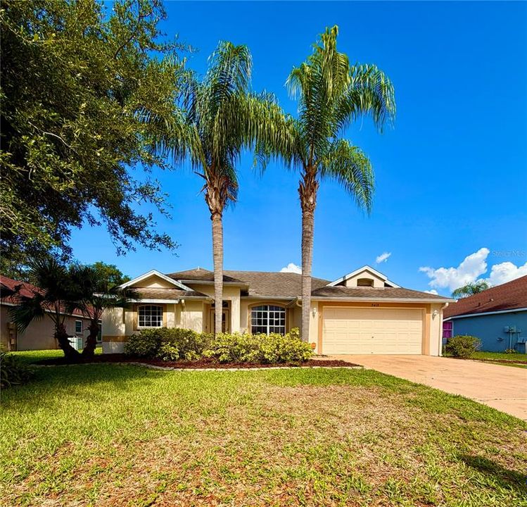 For Rent: $3,195 (3 beds, 2 baths, 1850 Square Feet)