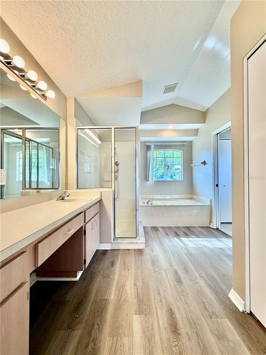 For Rent: $3,195 (3 beds, 2 baths, 1850 Square Feet)