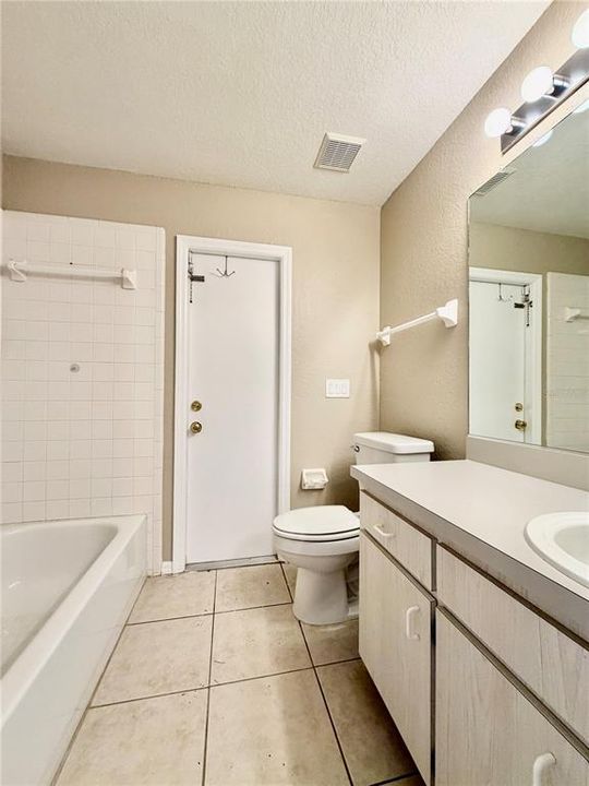 For Rent: $3,195 (3 beds, 2 baths, 1850 Square Feet)