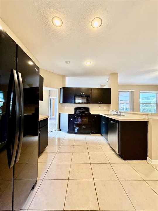 For Rent: $3,195 (3 beds, 2 baths, 1850 Square Feet)