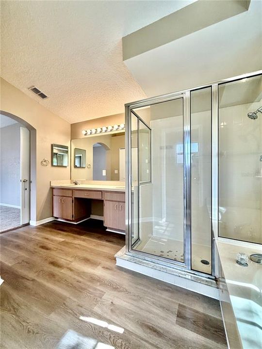 For Rent: $3,195 (3 beds, 2 baths, 1850 Square Feet)