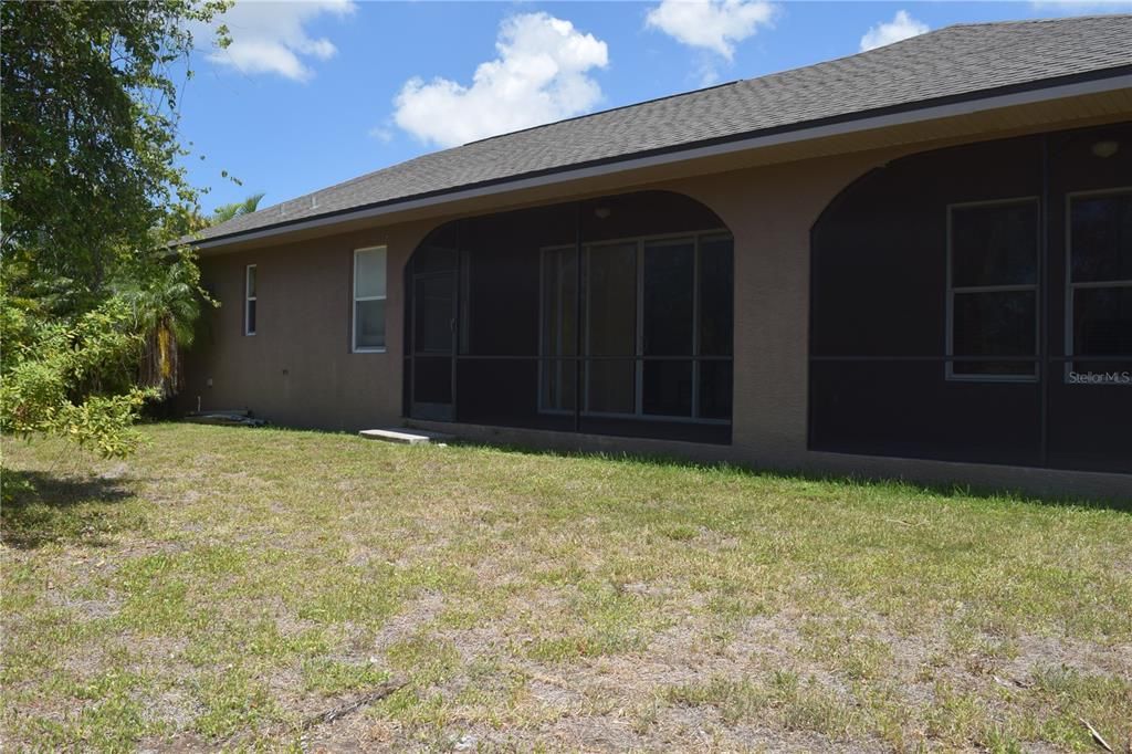 For Sale: $475,000 (3 beds, 3 baths, 2136 Square Feet)