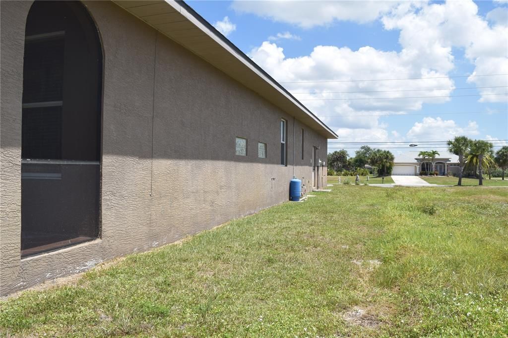 For Sale: $475,000 (3 beds, 3 baths, 2136 Square Feet)