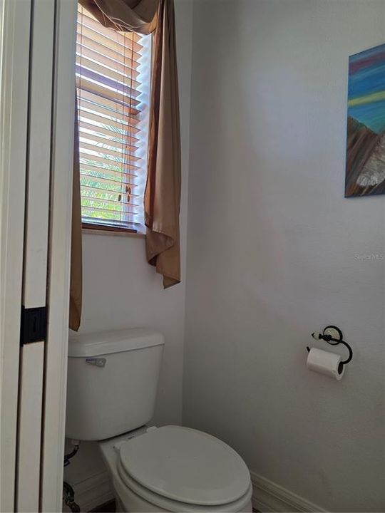 For Sale: $475,000 (3 beds, 3 baths, 2136 Square Feet)