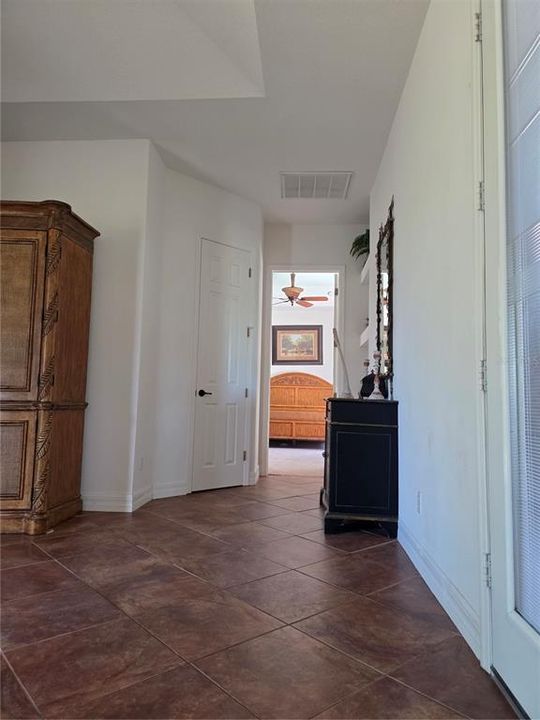 For Sale: $475,000 (3 beds, 3 baths, 2136 Square Feet)