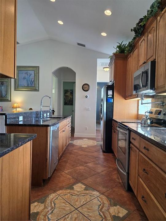For Sale: $475,000 (3 beds, 3 baths, 2136 Square Feet)