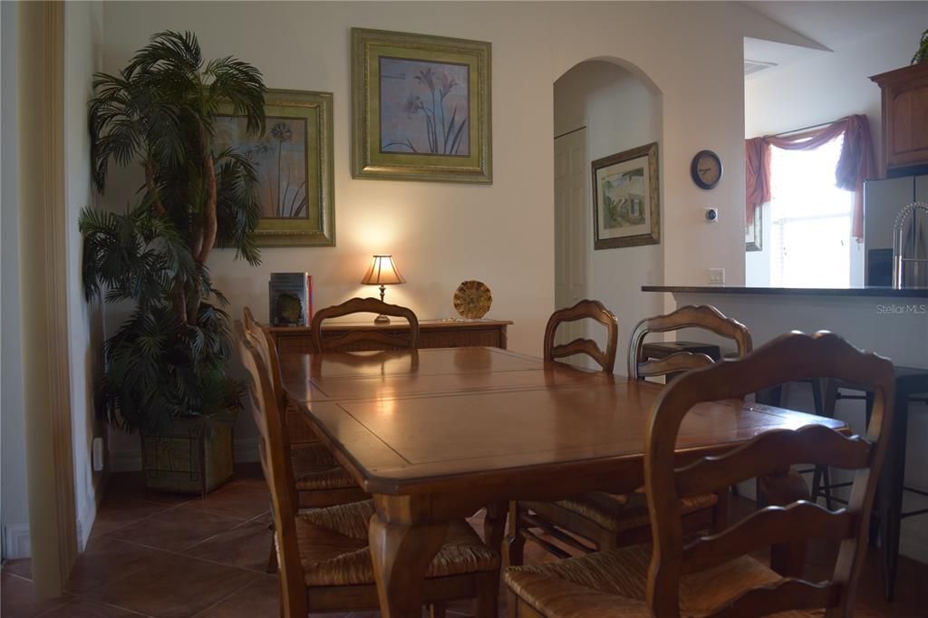 For Sale: $475,000 (3 beds, 3 baths, 2136 Square Feet)