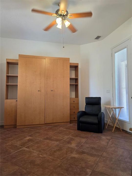 For Sale: $475,000 (3 beds, 3 baths, 2136 Square Feet)