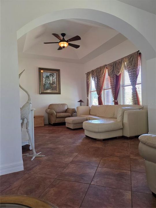 For Sale: $475,000 (3 beds, 3 baths, 2136 Square Feet)