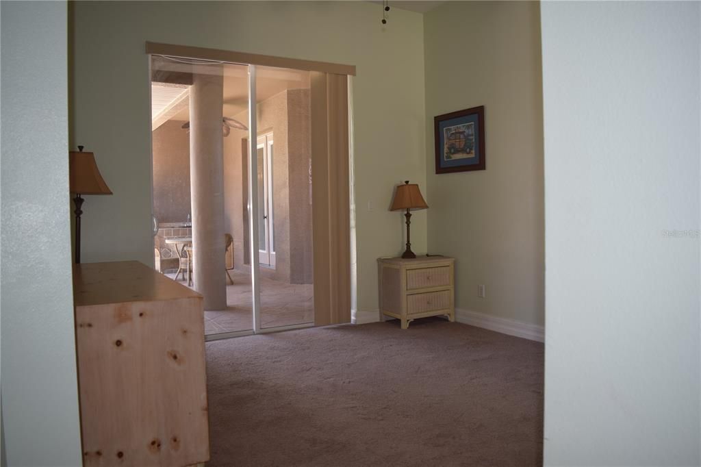 For Sale: $475,000 (3 beds, 3 baths, 2136 Square Feet)