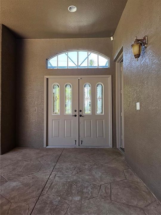 For Sale: $475,000 (3 beds, 3 baths, 2136 Square Feet)