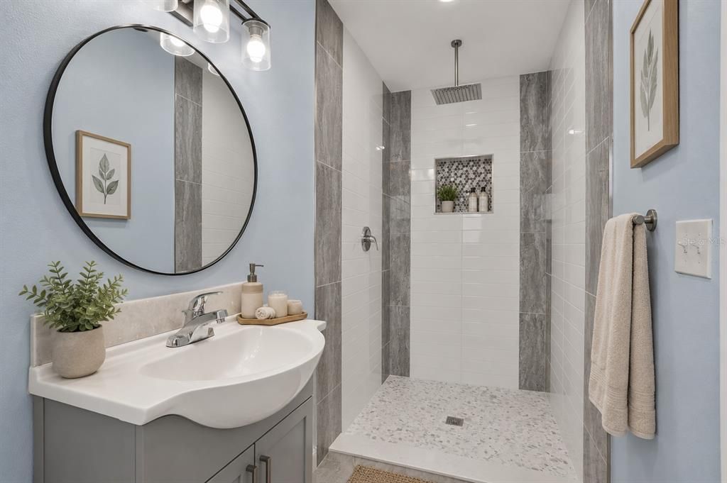For Sale: $355,000 (4 beds, 2 baths, 1268 Square Feet)