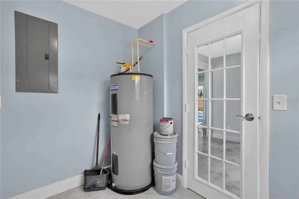 For Sale: $355,000 (4 beds, 2 baths, 1268 Square Feet)