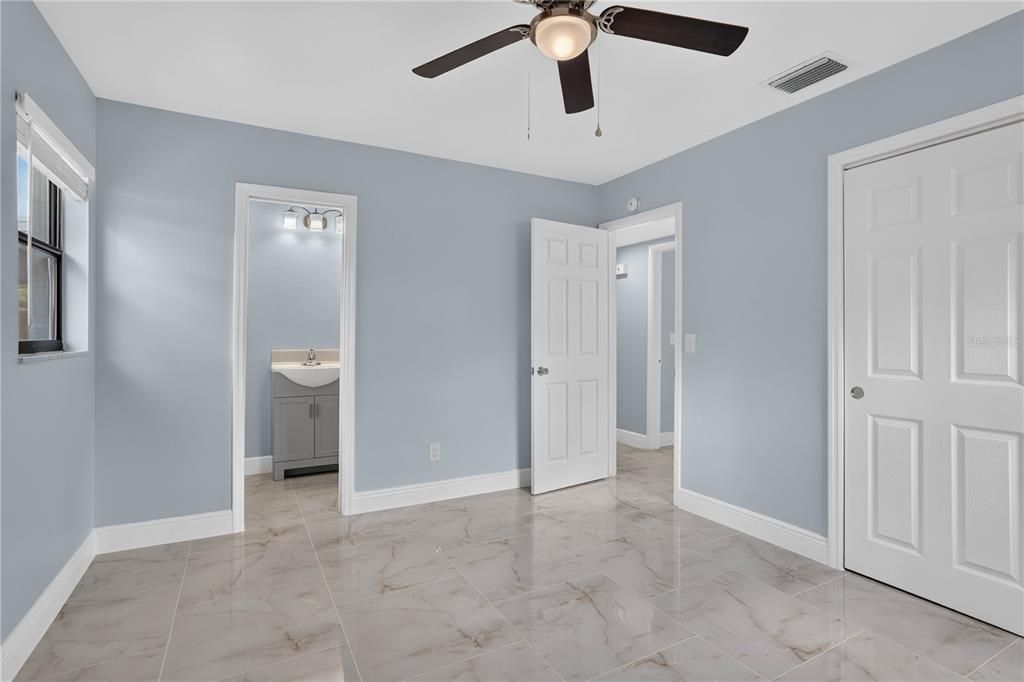 For Sale: $355,000 (4 beds, 2 baths, 1268 Square Feet)