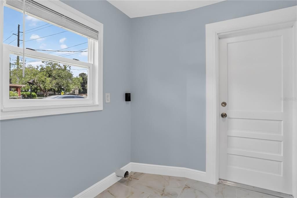 For Sale: $355,000 (4 beds, 2 baths, 1268 Square Feet)