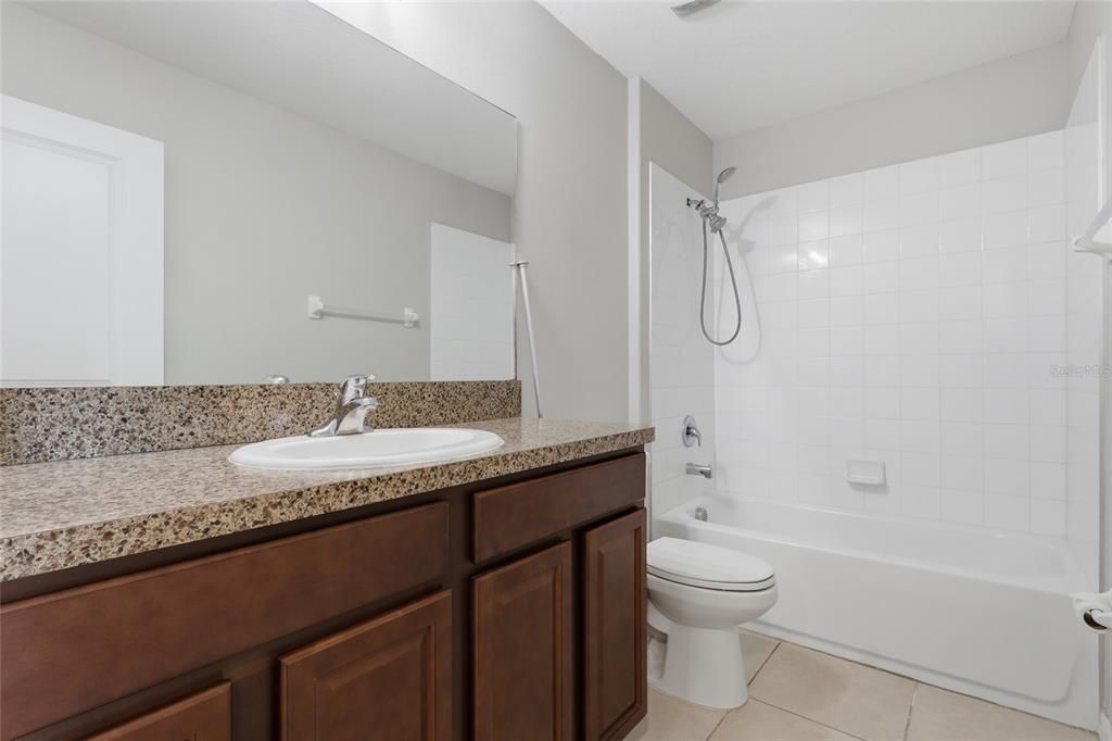 : $335,000 (4 camas, 2 baños, 1914 Pies cuadrados)
