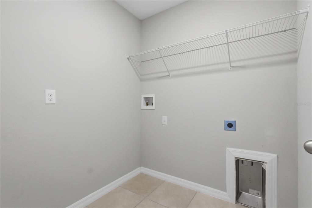 : $335,000 (4 camas, 2 baños, 1914 Pies cuadrados)