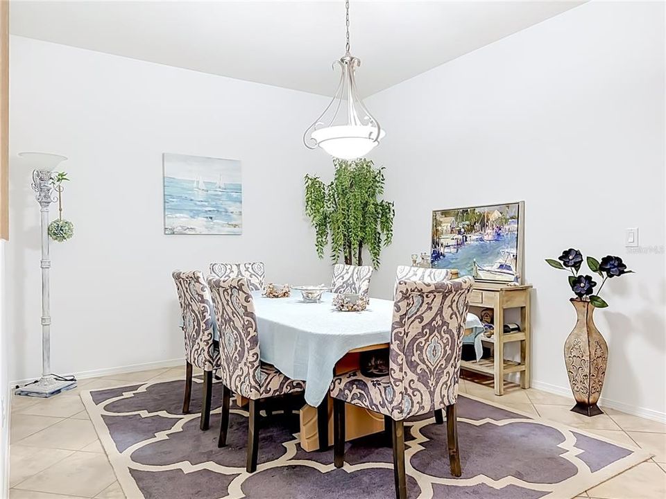 На продажу: $334,900 (3 спален, 2 ванн, 1631 Квадратных фут)