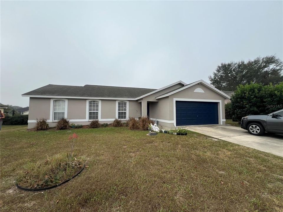 For Rent: $2,200 (4 beds, 2 baths, 1748 Square Feet)