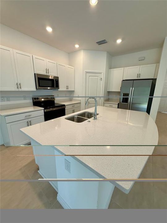 For Rent: $2,300 (3 beds, 2 baths, 1417 Square Feet)