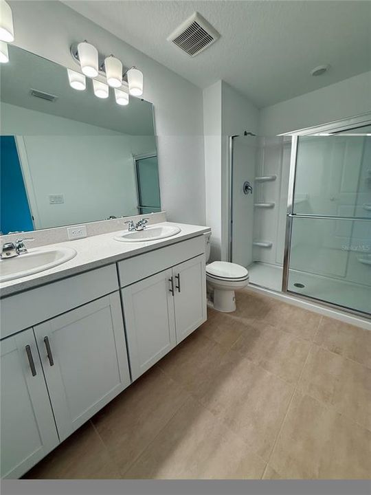 For Rent: $2,300 (3 beds, 2 baths, 1417 Square Feet)