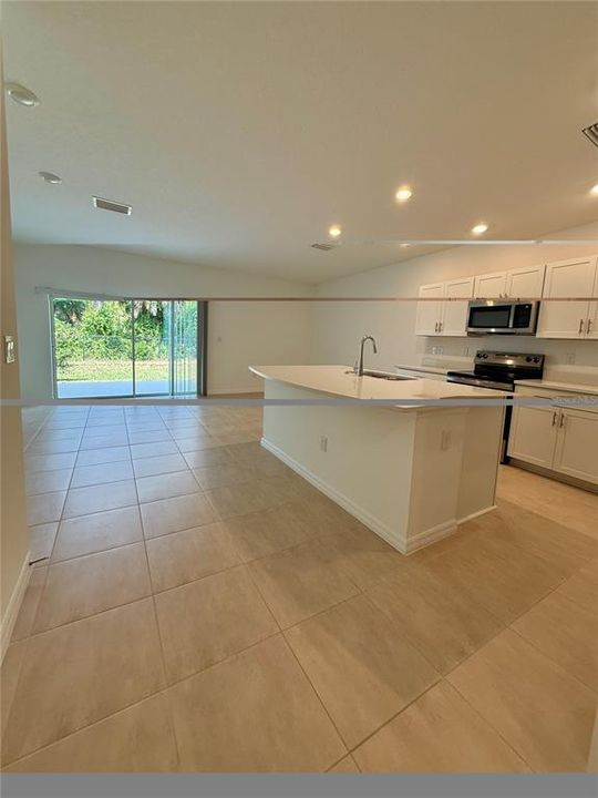 For Rent: $2,300 (3 beds, 2 baths, 1417 Square Feet)