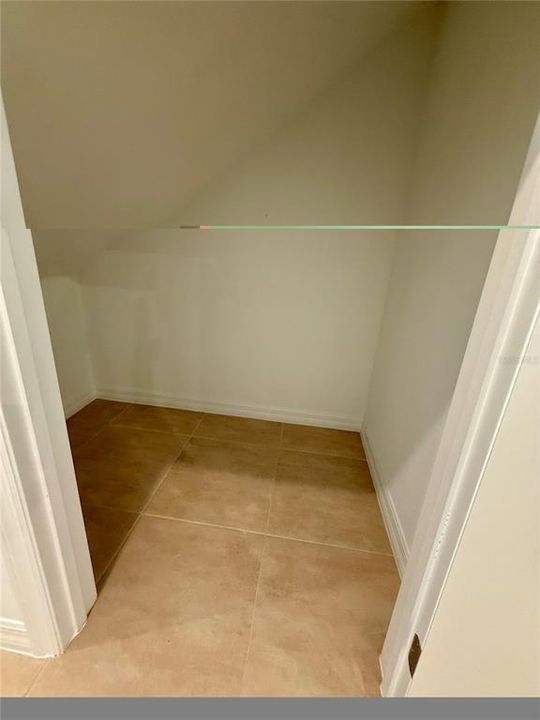 For Rent: $2,300 (3 beds, 2 baths, 1417 Square Feet)