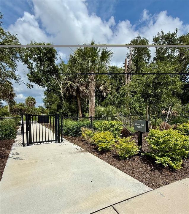 For Rent: $2,300 (3 beds, 2 baths, 1417 Square Feet)