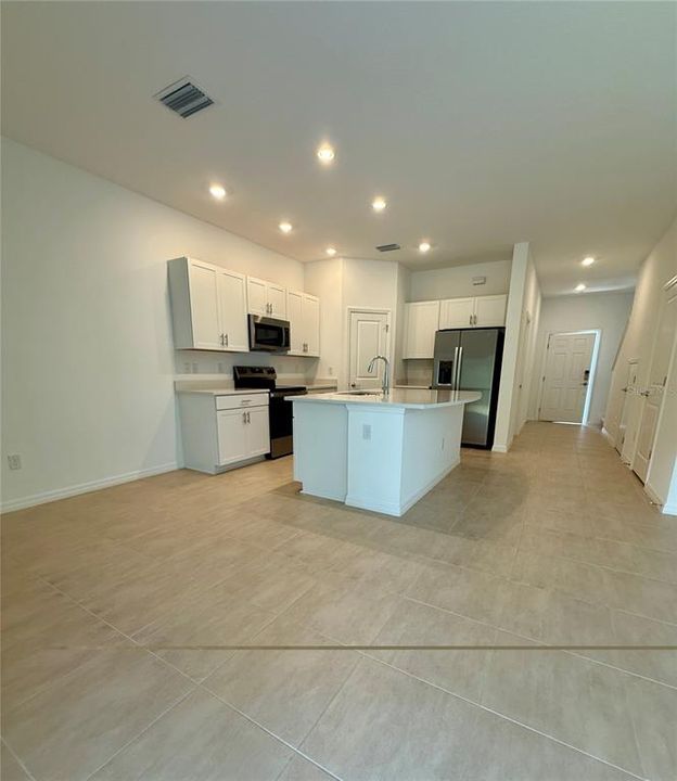 For Rent: $2,300 (3 beds, 2 baths, 1417 Square Feet)