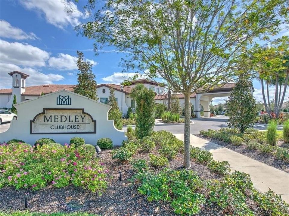 For Sale: $285,000 (2 beds, 2 baths, 1747 Square Feet)