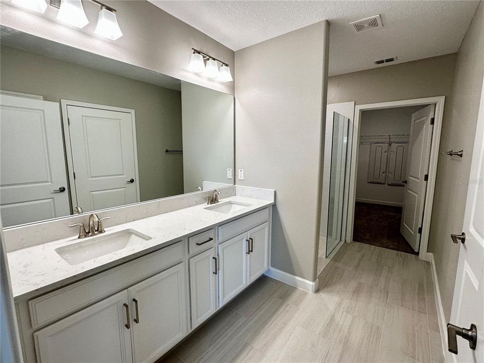 For Sale: $285,000 (2 beds, 2 baths, 1747 Square Feet)