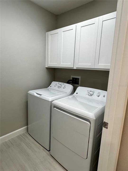 For Sale: $285,000 (2 beds, 2 baths, 1747 Square Feet)