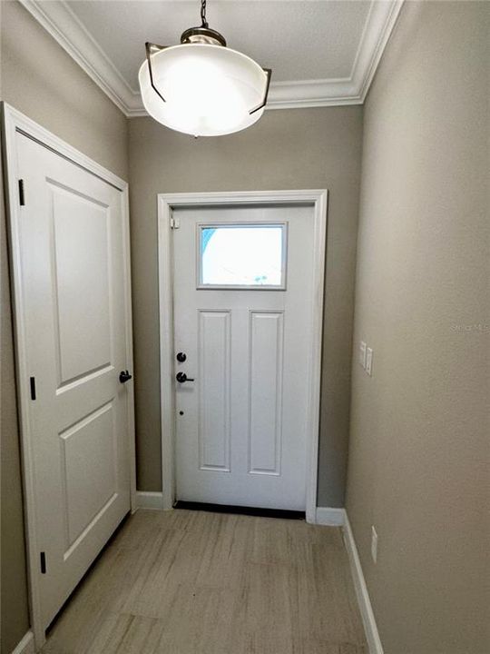 For Sale: $285,000 (2 beds, 2 baths, 1747 Square Feet)