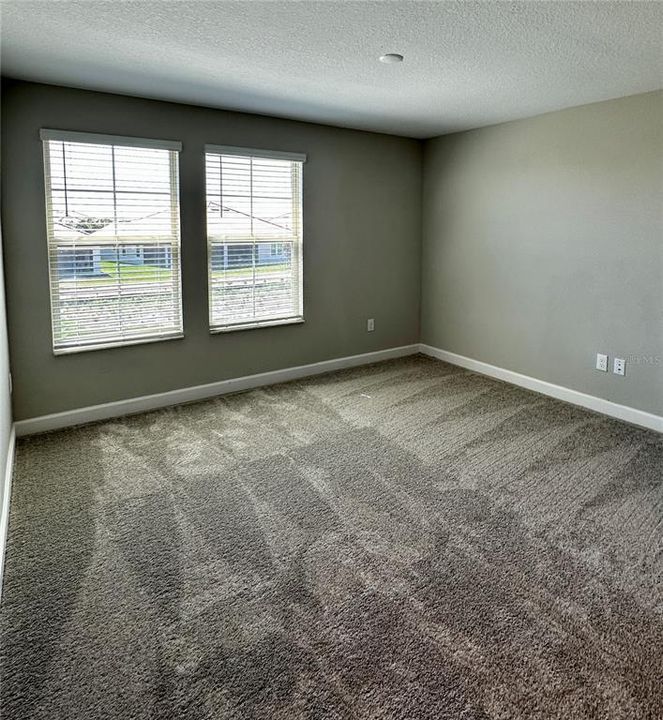 For Sale: $285,000 (2 beds, 2 baths, 1747 Square Feet)