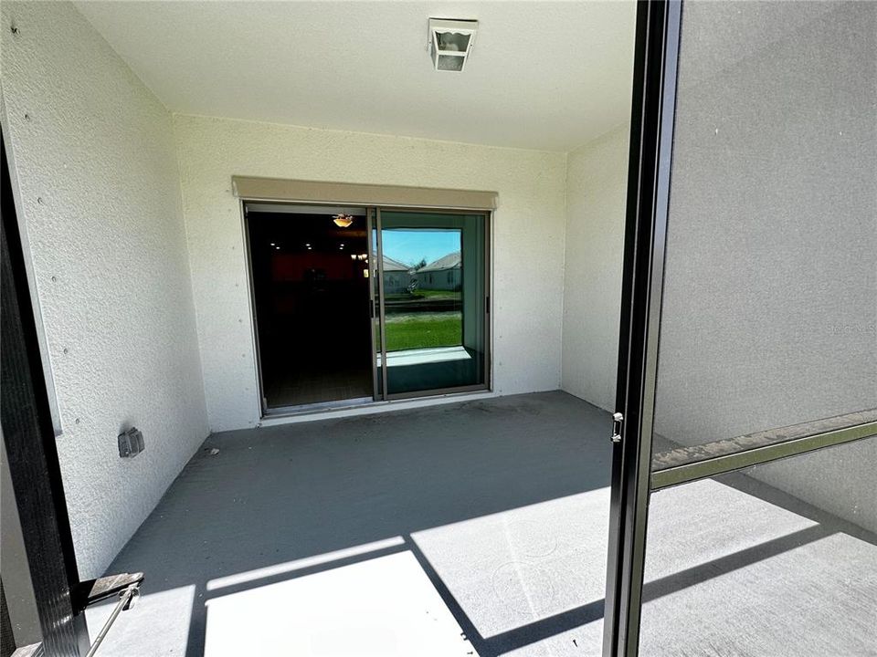For Sale: $285,000 (2 beds, 2 baths, 1747 Square Feet)
