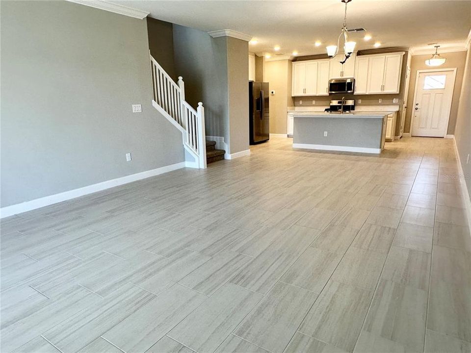 For Sale: $285,000 (2 beds, 2 baths, 1747 Square Feet)
