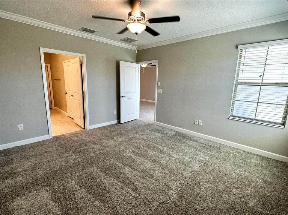 For Sale: $285,000 (2 beds, 2 baths, 1747 Square Feet)