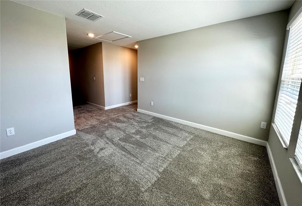 For Sale: $285,000 (2 beds, 2 baths, 1747 Square Feet)