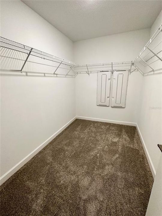 For Sale: $285,000 (2 beds, 2 baths, 1747 Square Feet)