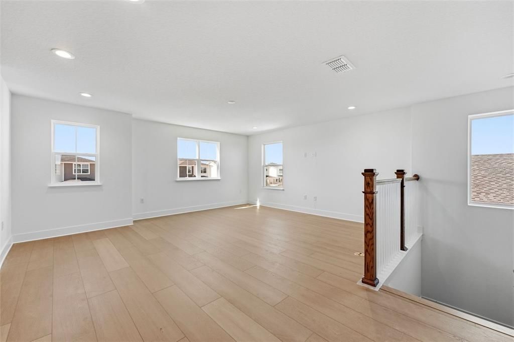 En Venta: $694,000 (4 camas, 3 baños, 3278 Pies cuadrados)
