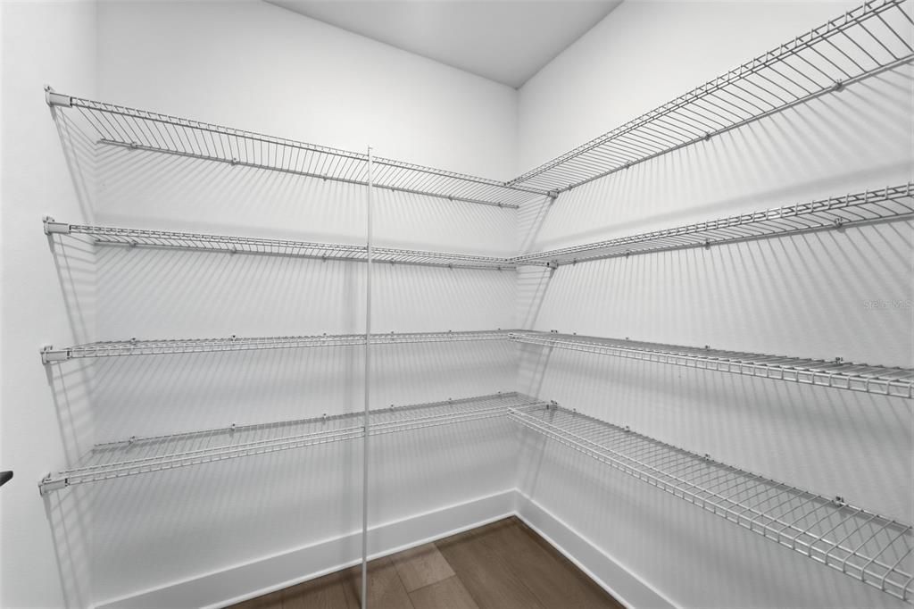 En Venta: $694,000 (4 camas, 3 baños, 3278 Pies cuadrados)