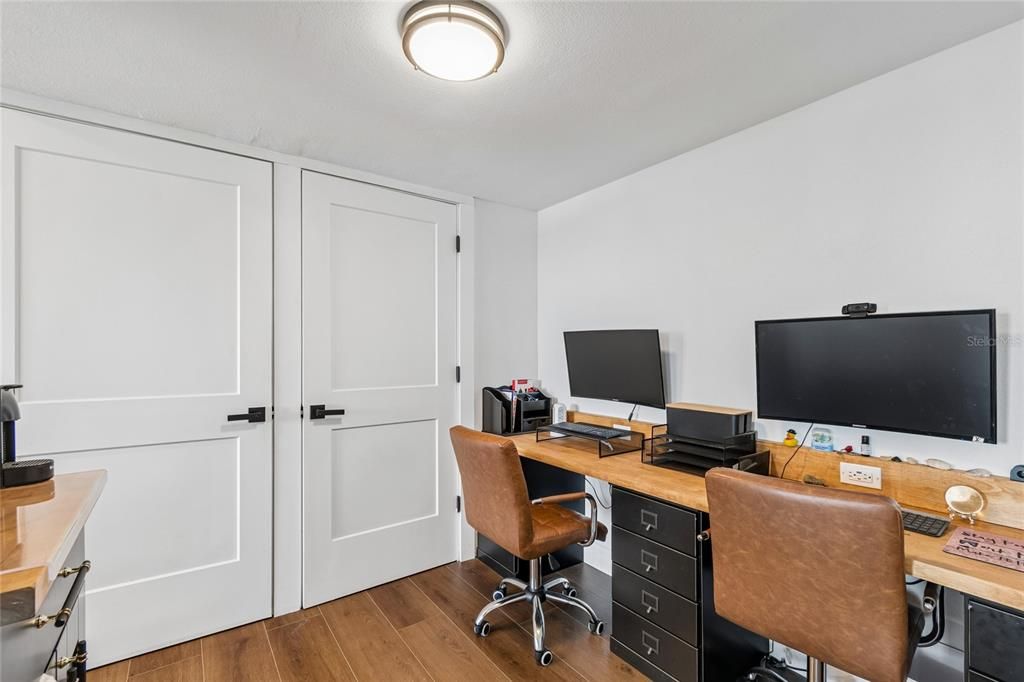 For Sale: $499,900 (2 beds, 2 baths, 1335 Square Feet)
